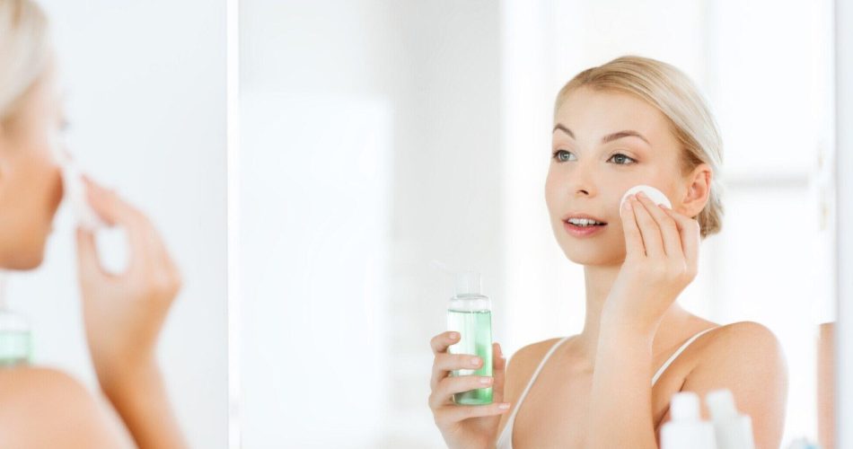Why Enzyme Facial Cleansers Are Great for Sensitive Skin
